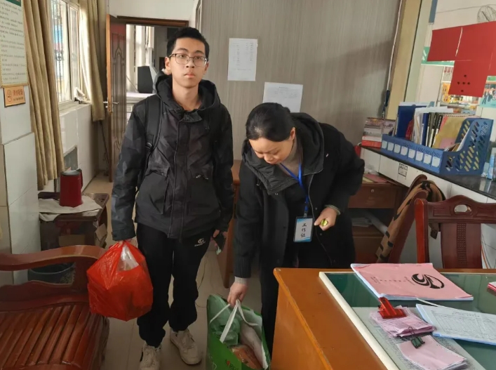 暖新聞 || ?撫州長(zhǎng)運(yùn):“三品”崗上顯身手 失物尋回暖心頭