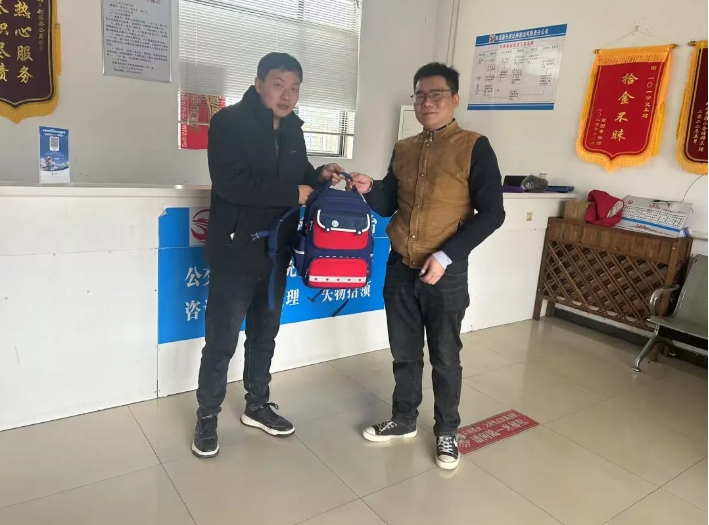 九江長運：拾金不昧好榜樣 傳遞公交正能量