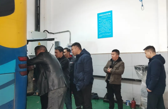 都市城際公交：省、市、區(qū)聯(lián)合開(kāi)展老舊車(chē)輛隱患排查工作檢查與指導(dǎo)