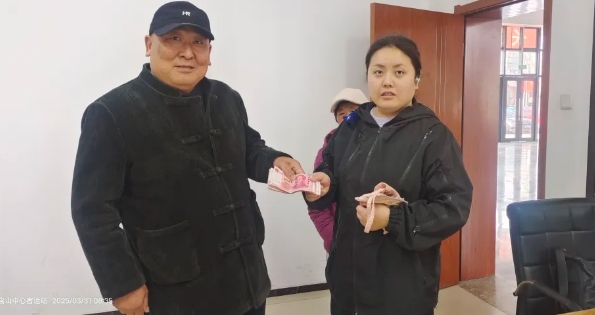 馬鞍山長客：拾金不昧小舉動(dòng) 彰顯人大代表風(fēng)采