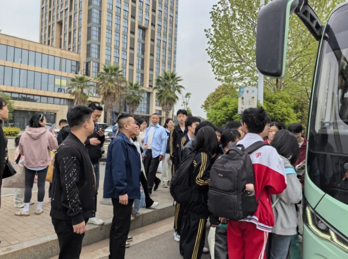 鄱陽長運(yùn)：開展“清明”期間安全生產(chǎn)督導(dǎo)工作