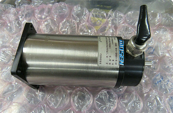 ZSS真空步進電機.jpg ZSS真空步進電機.jpg